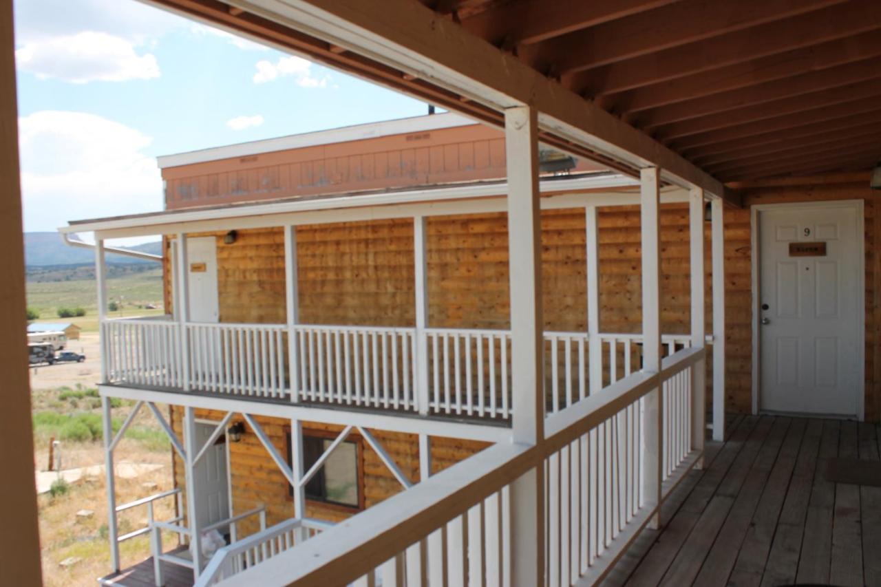 The Riverside Ranch Motel And Rv Park Southern Utah Hatch Exterior photo